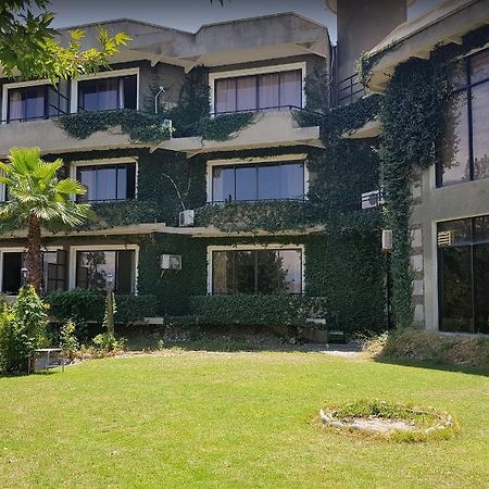Rock City Resort Mingora Exterior foto